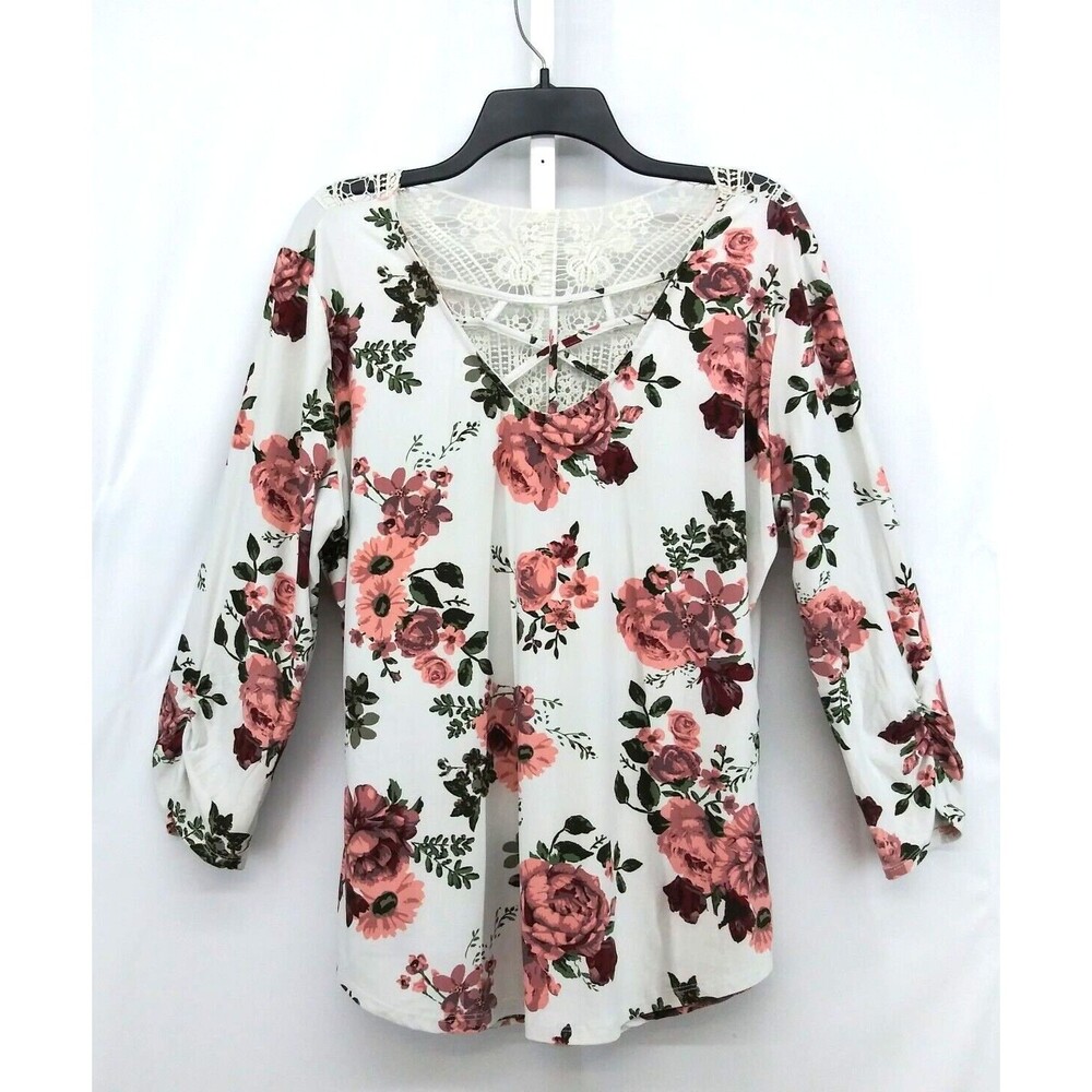 No Boundaries Shirt Womens Size XXXL White Floral Lace Neckline Pullover Blouse